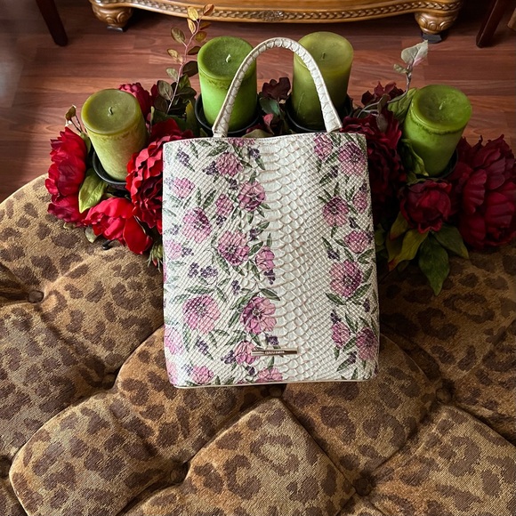 Brahmin Amelia Labyrinth Handbag Purple Flowers - Picture 8 of 14